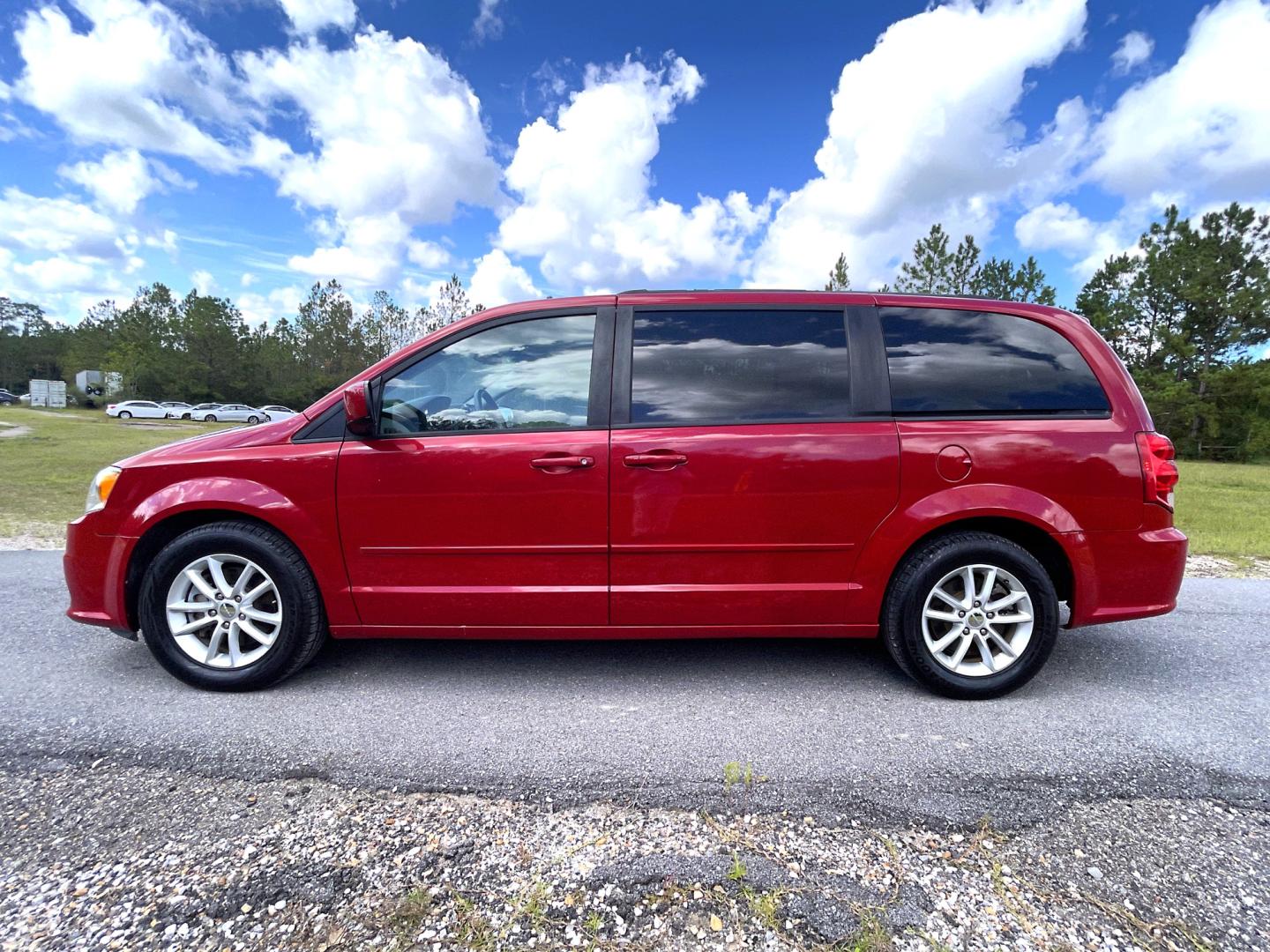 2016 Red Dodge Grand Caravan SXT (2C4RDGCG4GR) with an 3.6L V6 DOHC 24V engine, 6Automatic transmission, located at 18001 Kellogg Rd, Saucier, MS, 39574, (228) 832-1441, 39.421459, -76.641457 - Photo#2